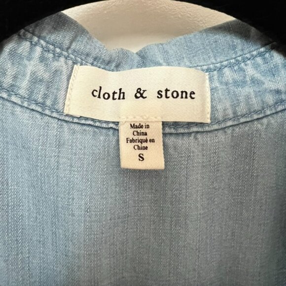 CLOTH & STONE Long Sleeve Point Collar Chambray Shirt (S) - Picture 5 of 5